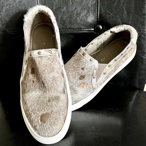 Corkeys Leather/Suede Deer Skin Slide Ons.